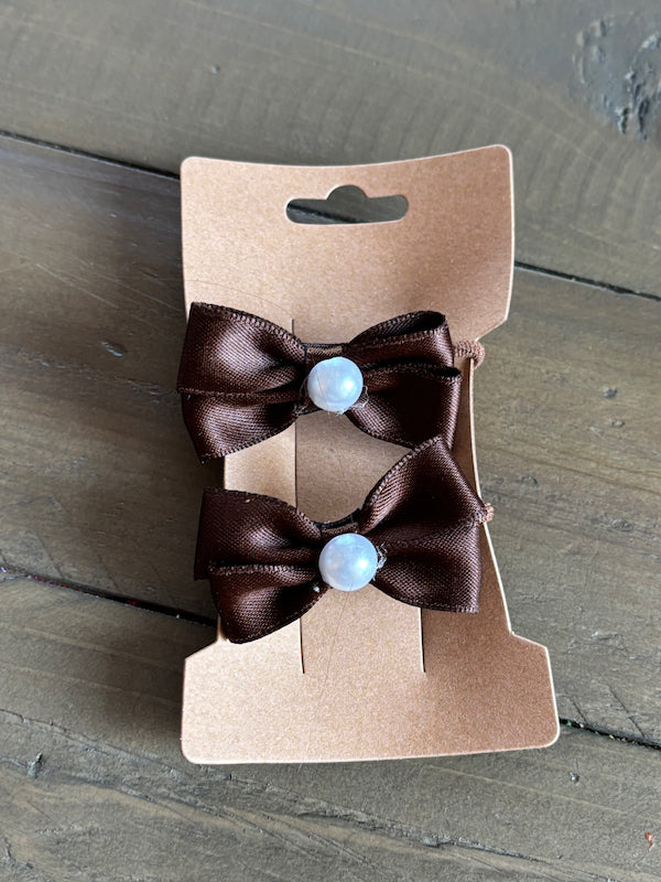 Brown bow bobble with pearl detail